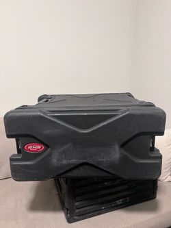 SKB Rolling Case