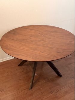 Round Dining Table – Walnut Sculptural Base
