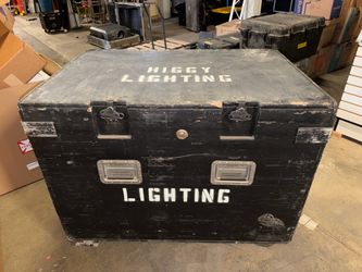 Road case with wheels