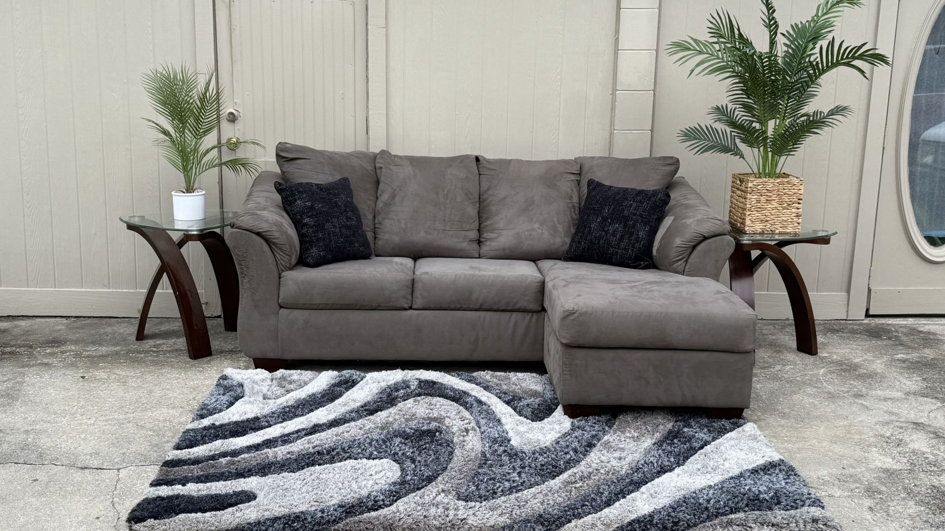 Rooms To Go Gray Sectional Sofa with Chaise - FREE DELIVERY + SETUP