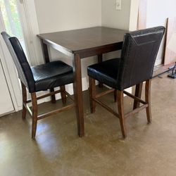 Table High Top, 4 Chairs 