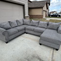 Sectional/couch/sala/sofa