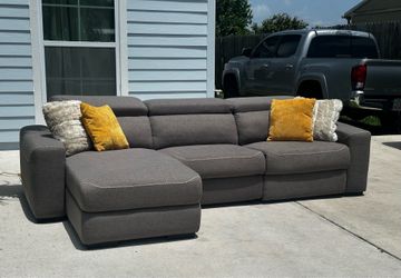 Grey Recliner Sectional Excellent Condition!! Can Deliver 🛻