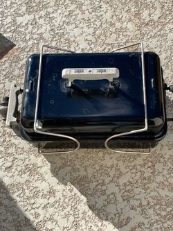 Portable Propane grill nice and clean electronic ignition