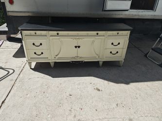 VINTAGE STYLE ANTIQUE DRESSER