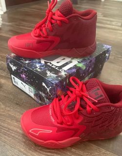 M E L O boys shoes size 4 