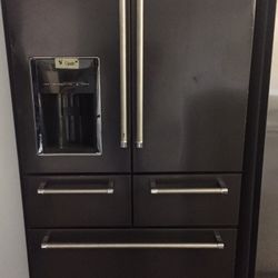 Refrigerator In Black Stainless Steel French 36” 