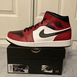 Jordan 1 Mid Chicago Toe Size 11.5 Deadstock 