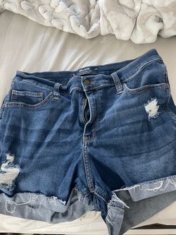 Hollister High-Rise Distressed Denim Shorts Size 14