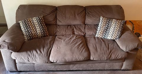Brown Couch With Pillows