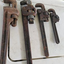 wrenches 