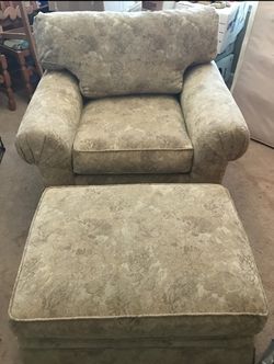 Must go - make an offer - Beautiful oversized chair and ottoman