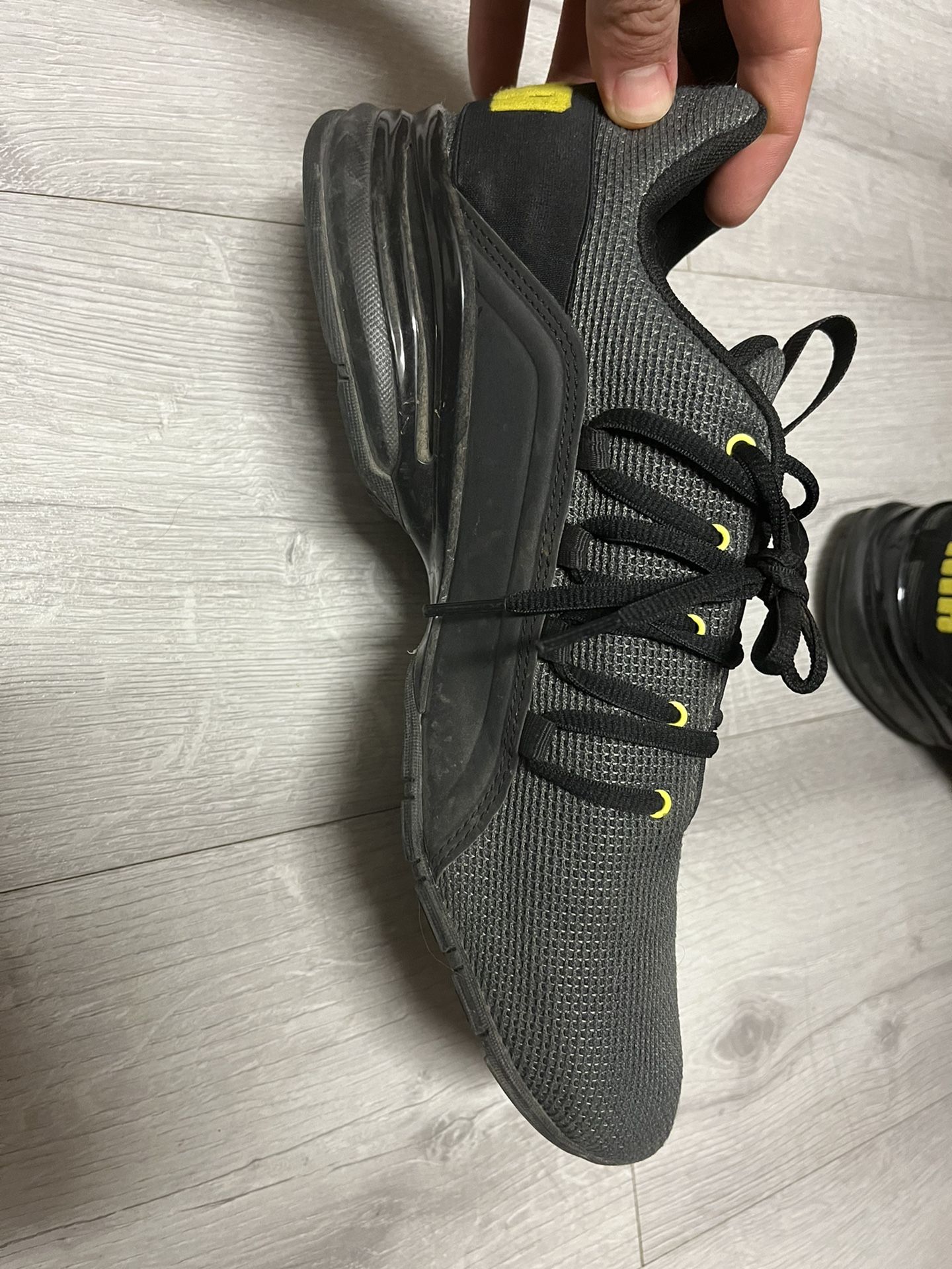 Puma Axelion Running Shoes Size 10