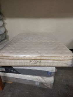 Saatva Classic Mattress . Queen size.  Luxury firm