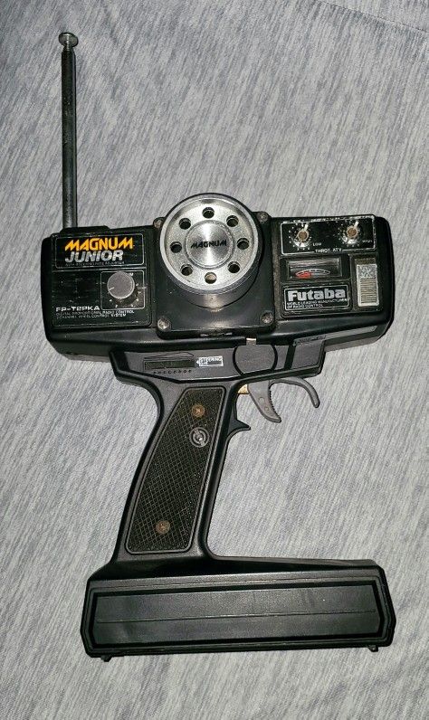FUTABA FP-T2PKA Magnum Junior Digital RC Transmitter 2 Channels