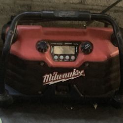 milwakee job site radio
