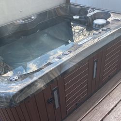 1year Old Custom Made Hot Tub With Cover And Stairs Thumbnail