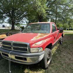 1995 Dodge Ram 2500 (parts or fix)