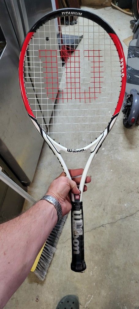 Wilson Federer Tennis Racket