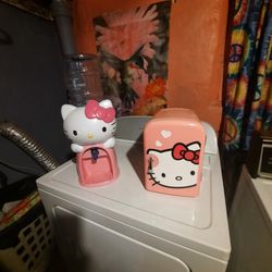 Hello Kitty Fridge & Drink Dispenser 