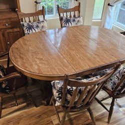 Traditional style solid wood extendable dining tables