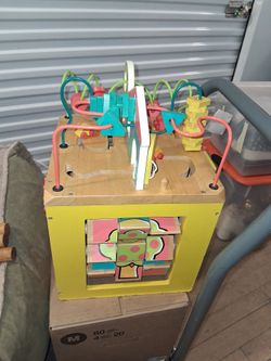 Infant activity cube