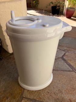 Diaper pail by ubbi