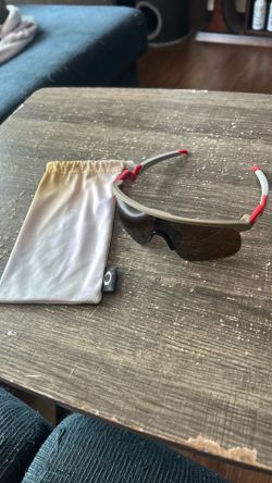Patrick Mahomes II Oakley Youth Sun Glasses