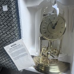 Bulova B8536 Clock Vintage!!