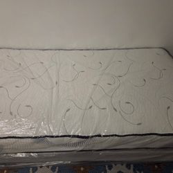 Twin MATTRESS
