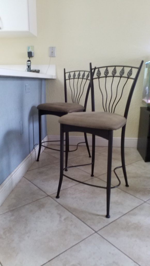 2 bar stools, chairs, dining, kitchen, counter, countertop