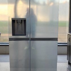 36” LG SIDE X SIDE REFRIGERATOR STAINLESS LOOK MODEL 2022 “WORKS GREAT