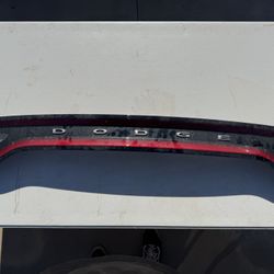 Dodge Charger Rear Taillight (Middle) !!! CRACKED !!!