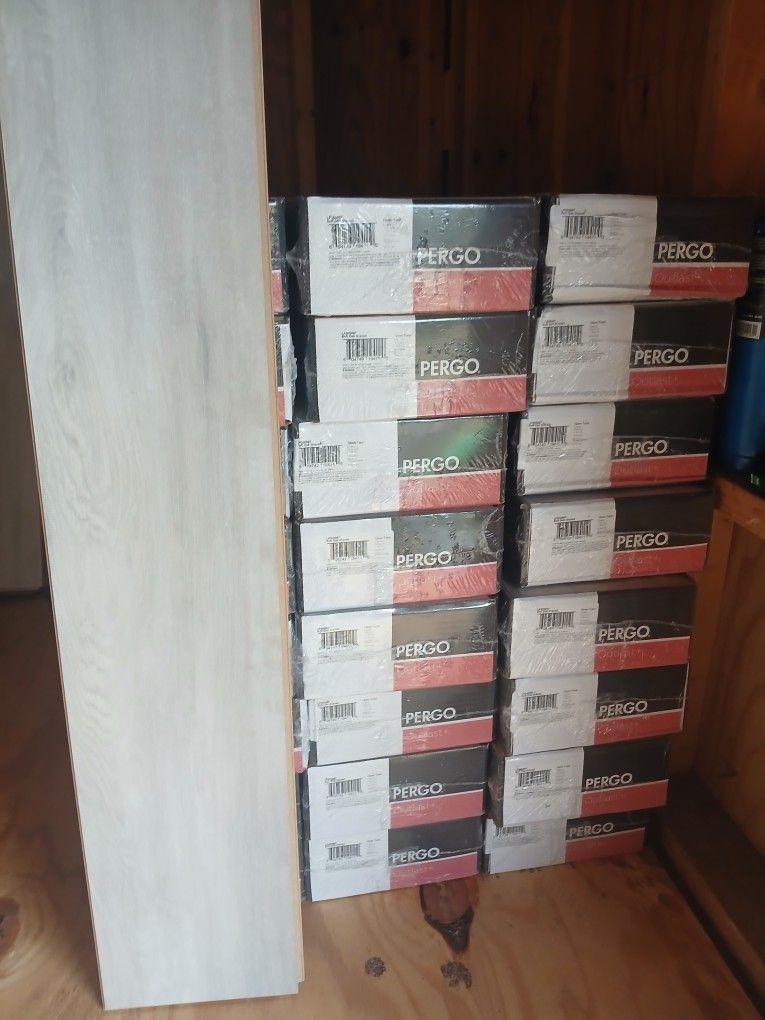 Pergo Outlast  Soft Oak Glazed 12 mm Waterproof Laminate Wood Flooring