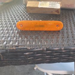 Side Marker RH =LH