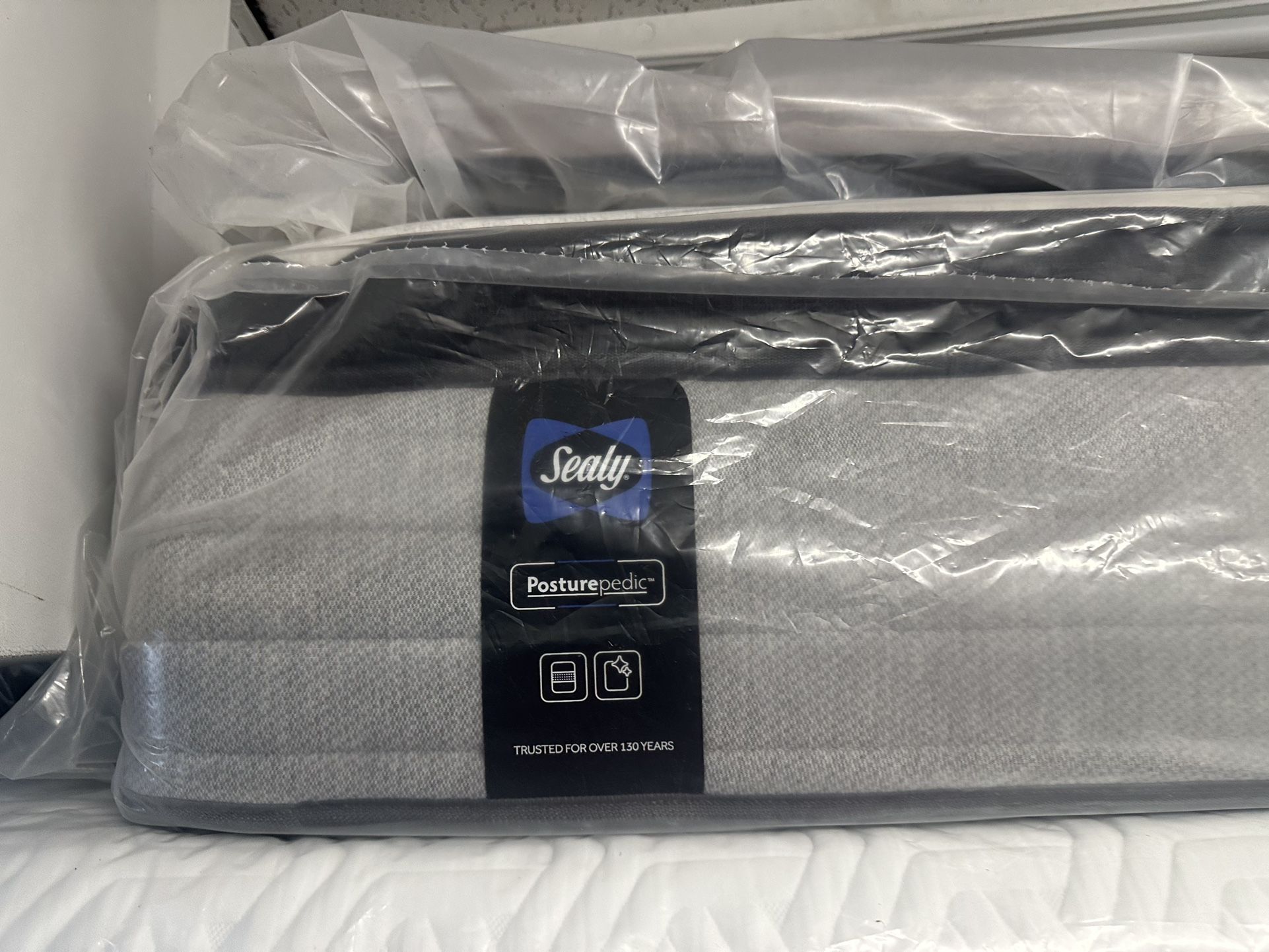 King Queen Size Tempurpedic ProAdapt, ProBreeze, LuxeBreeze Mattress Pro Breeze /Luxe Adapt /Pro Adapt /Adapt /cloud /Tempur pedic contour Supreme
