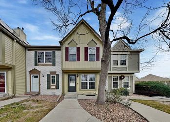 Unit A61 | 2bd | 2.5 ba | 1653 sqft -1811 S Quebec Way Denver, CO 80231