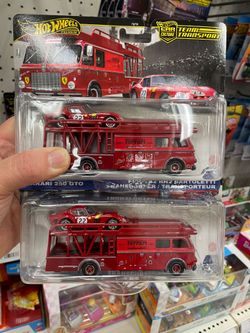 Hot Wheels Ferrari team transport