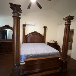 King Bed No Mattress And Long Dressor Mirror