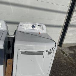 Kenmore Elite Washer/ Dryer (gas)