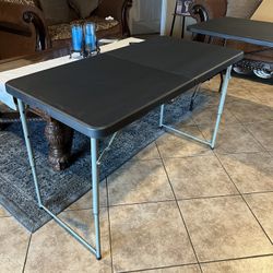 4 Foot Foldable Table