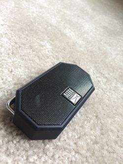 Mini portable waterproof speaker