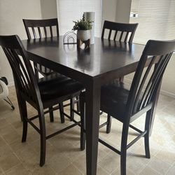 High table dining room 4 Chairs 