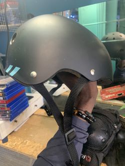 Kids Helmet 🪖 Elbow & Knee pads, & Gloves
