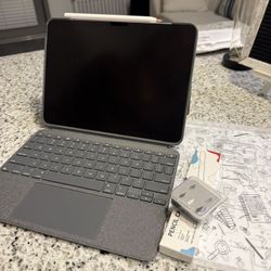 iPad Air 11-inch (M2) 128gb ***BUNDLE ***