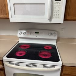 Stove And Microwave 