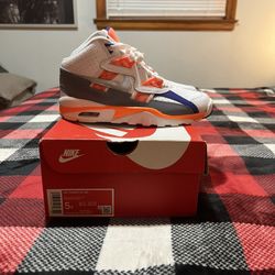 Nike Trainers Bo’s Sz 5 New