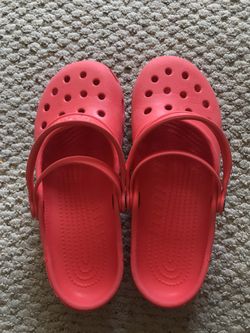 Crocs size 7