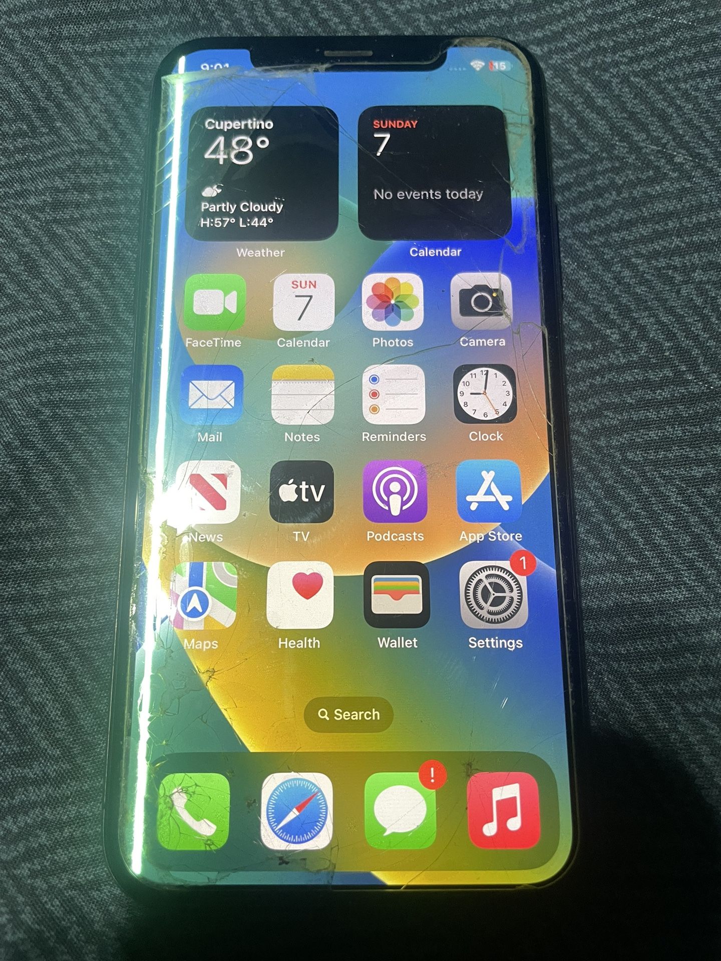 iPhone X 256GB (FULLY Unlocked) - 84% Battery Health