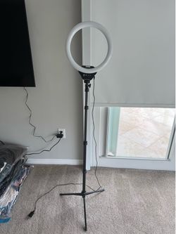 Ubeezie Ring Light